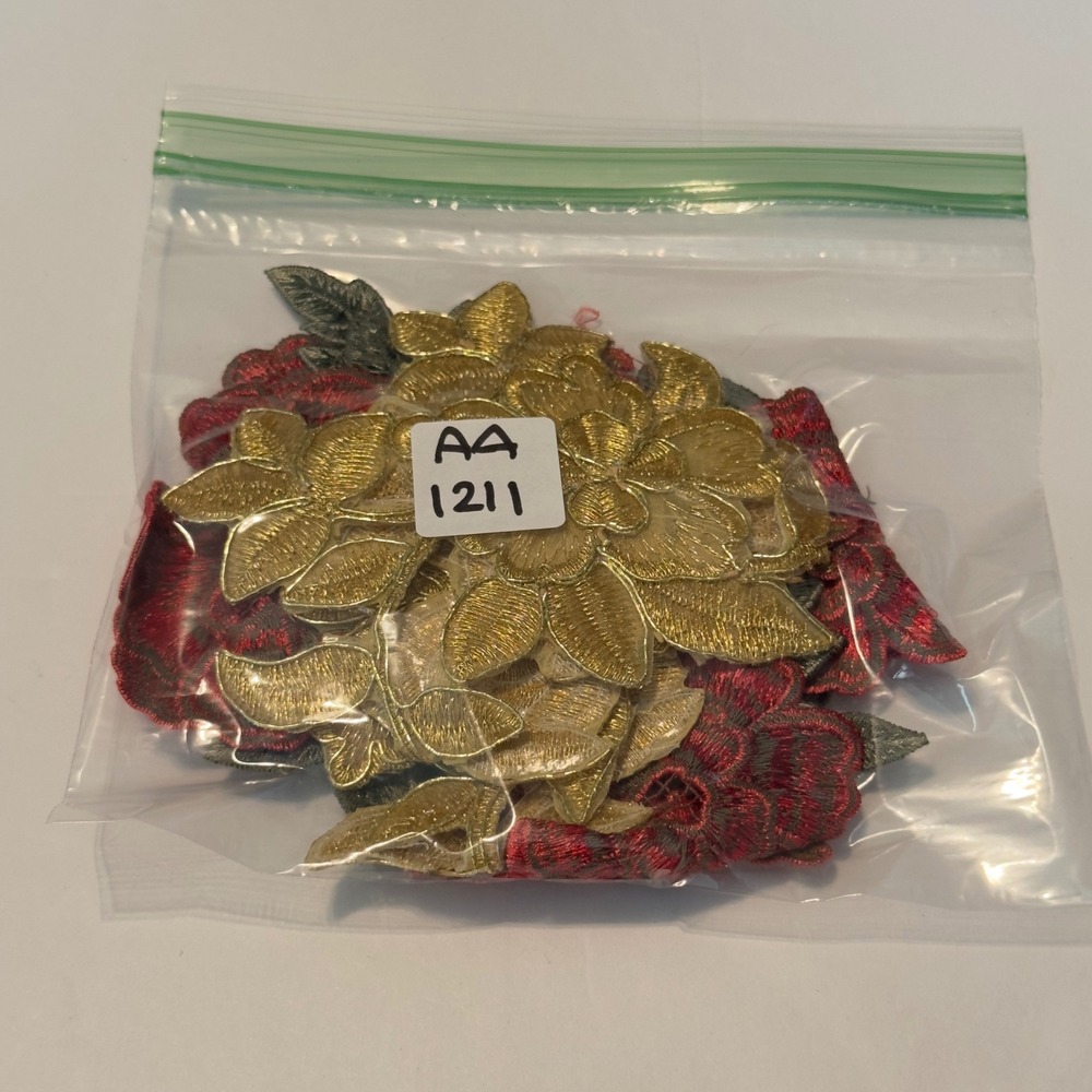 4pc Floral Embroidered Applique Patches Red Rose Gold Metallic Sew On - Picture 7 of 7